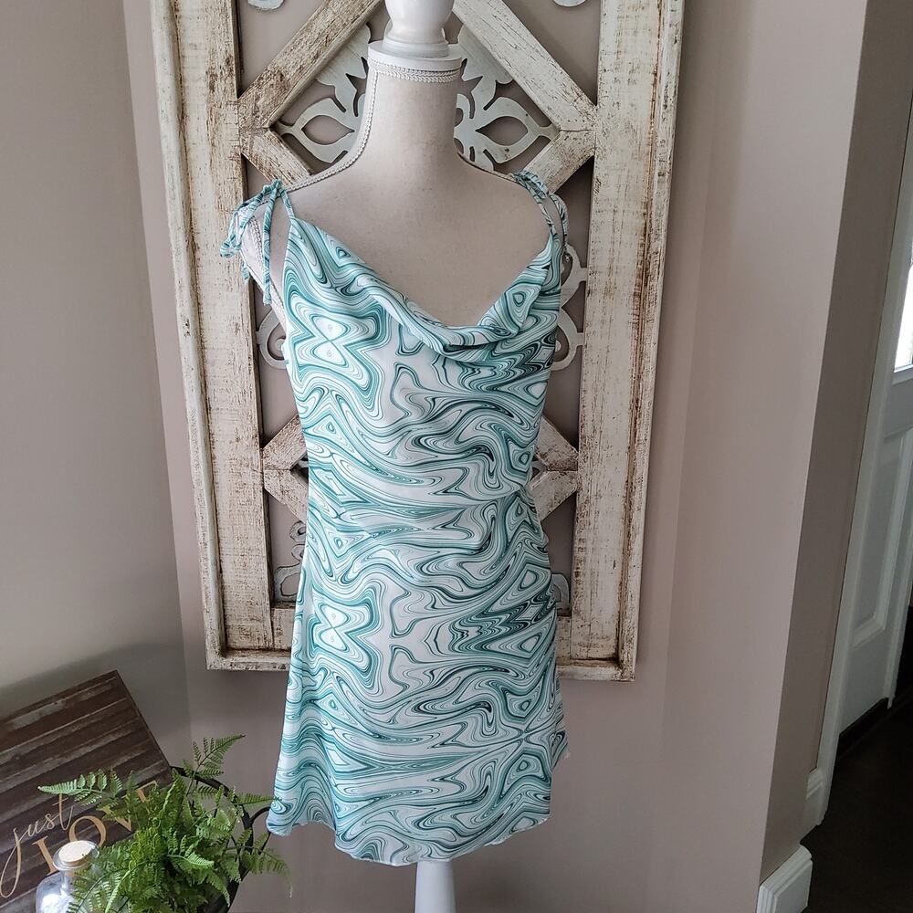 New Junior's Elodie Cowl Neck Sleeveless Tie Straps Mini Slip Dress Green Swirl